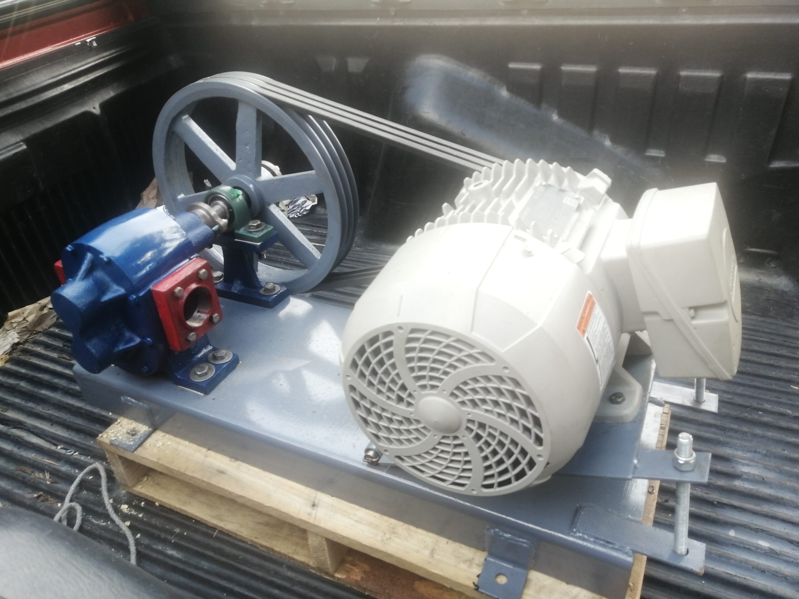 Moto Bomba de Engranes Marca Seco con Motor Eléctrico - Imagen 2